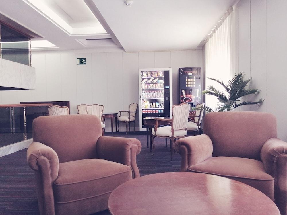 Mir Octavio Hotel